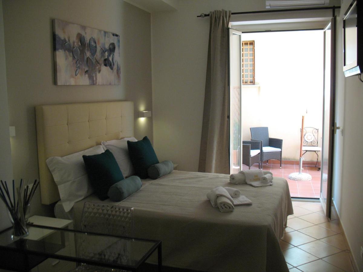 Bed&Bed Tommaso Fazzello Only Rooms Taormina Exterior photo